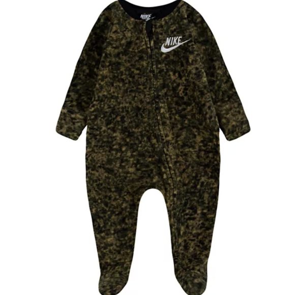 newborn nike sleeper